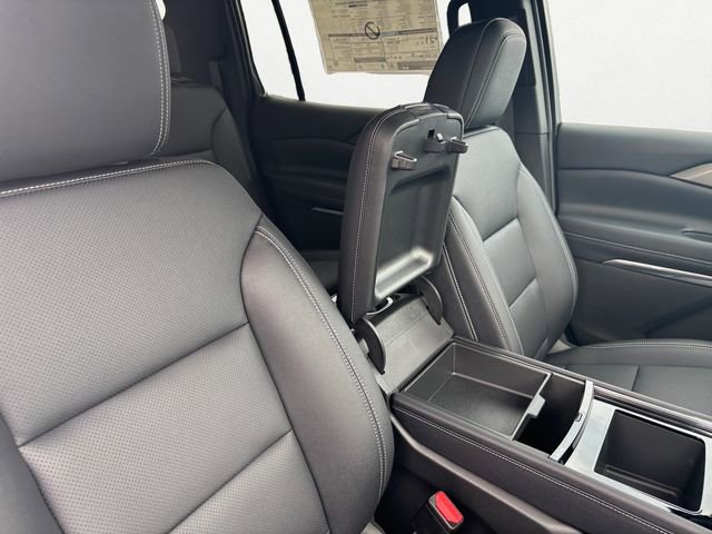 New 2026 Chevrolet Traverse LT w/ Midnight/Sport Edition AWD/4WD image 17