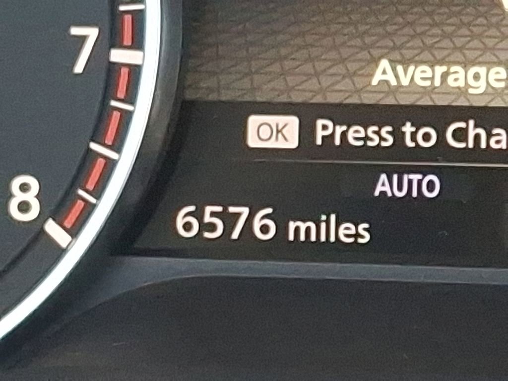 Used 2024 Nissan Pathfinder SL w/ Black Appearance Package image 5