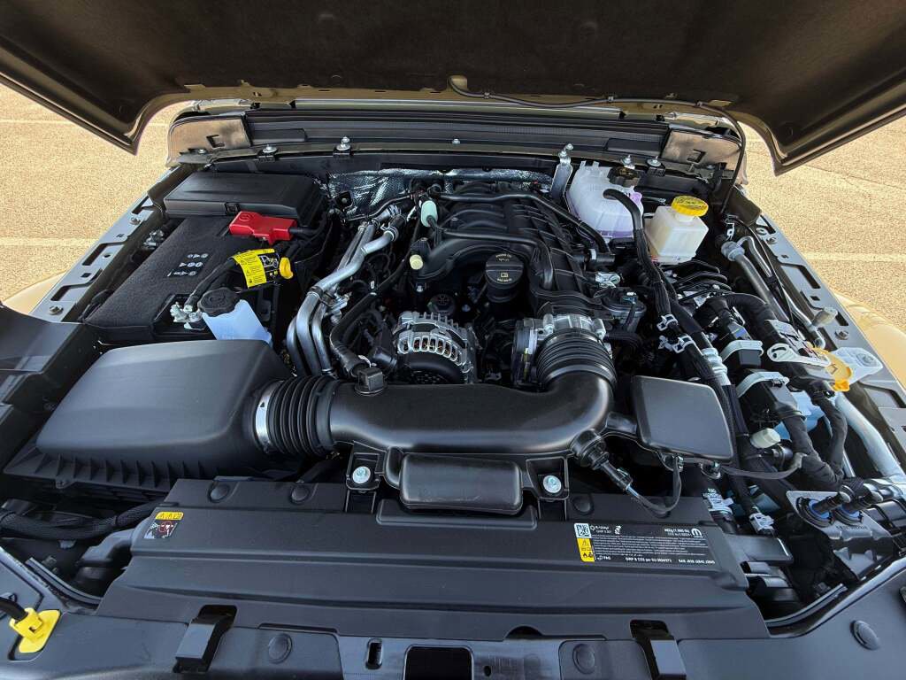 New 2025 Jeep Gladiator Sport image 18