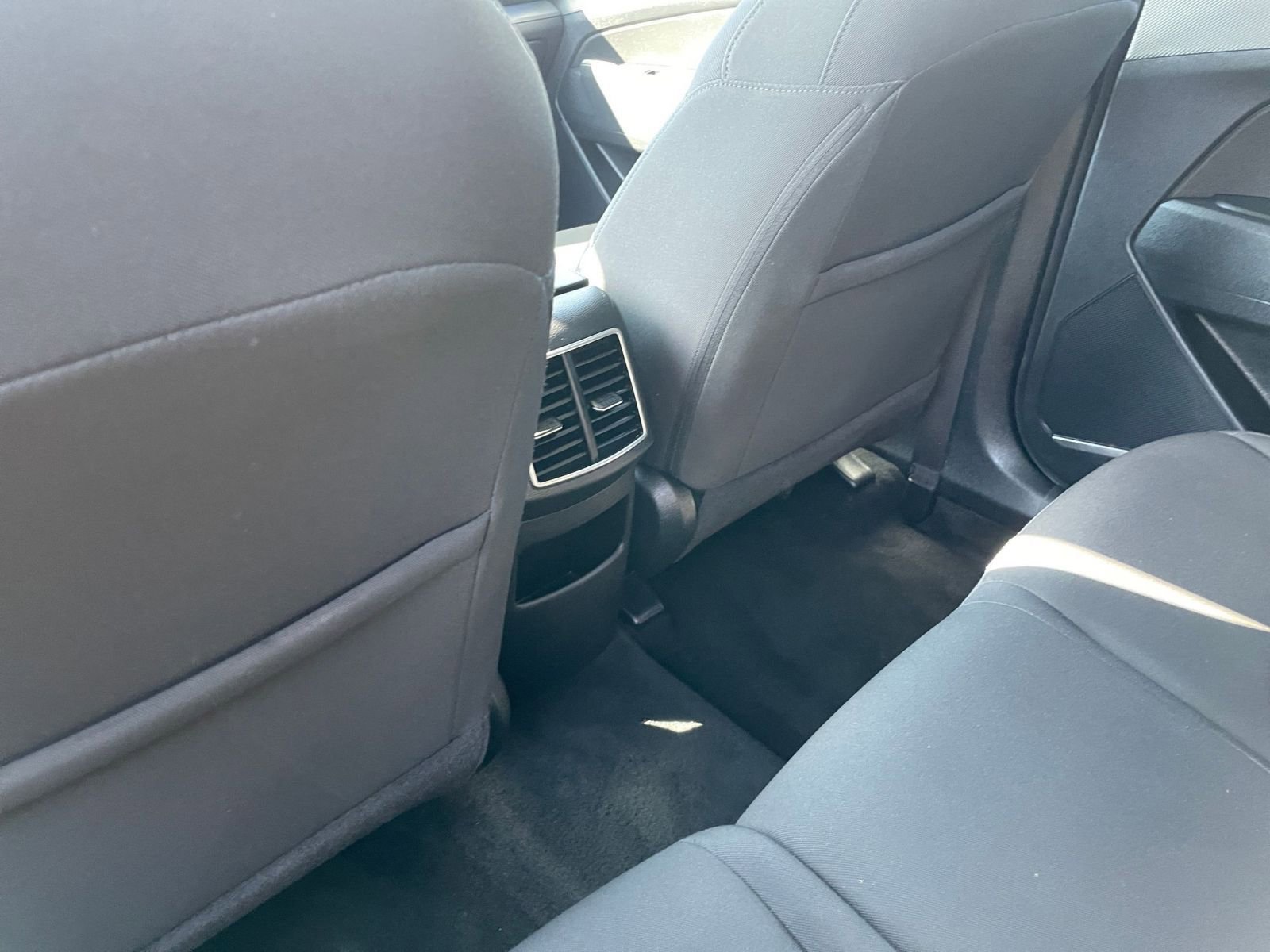 Used 2025 Kia Sportage LX FWD image 23
