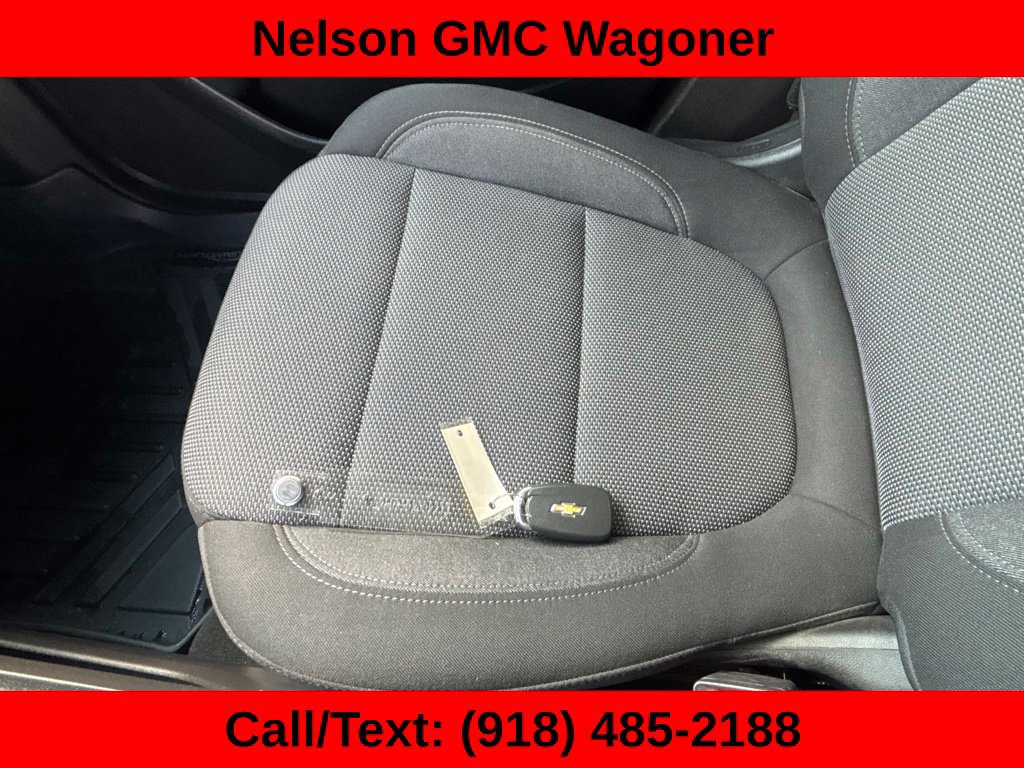 Used 2022 Chevrolet Traverse LT FWD image 29