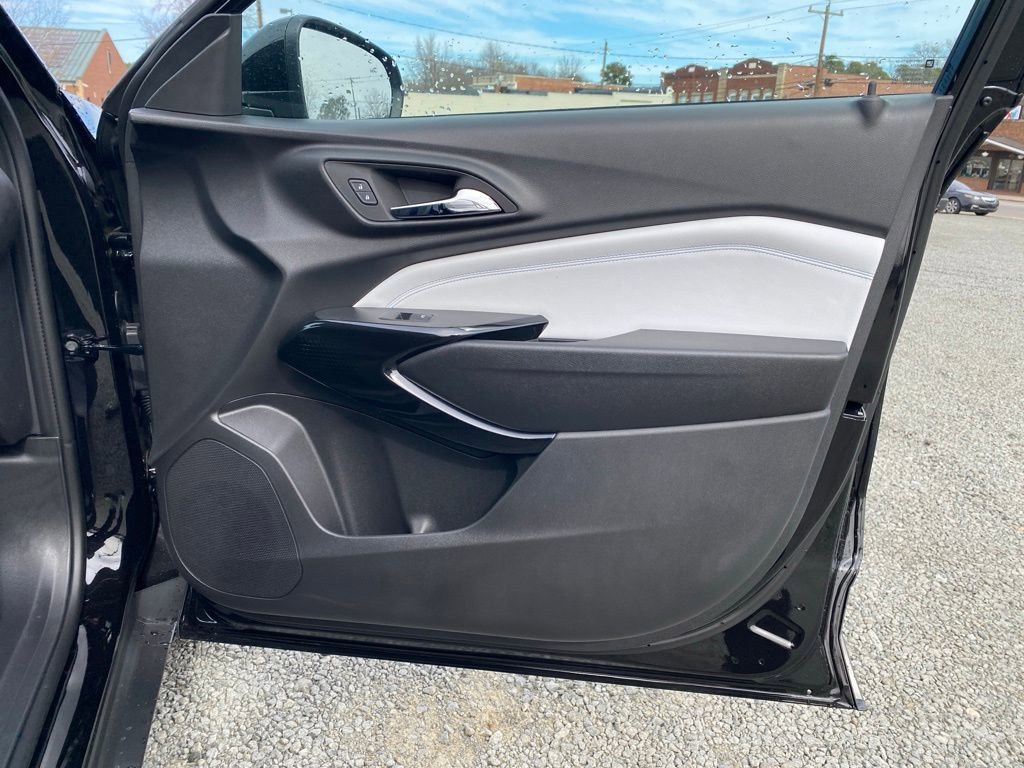 New 2026 Chevrolet Trax LT w/ Driver Confidence Package image 21