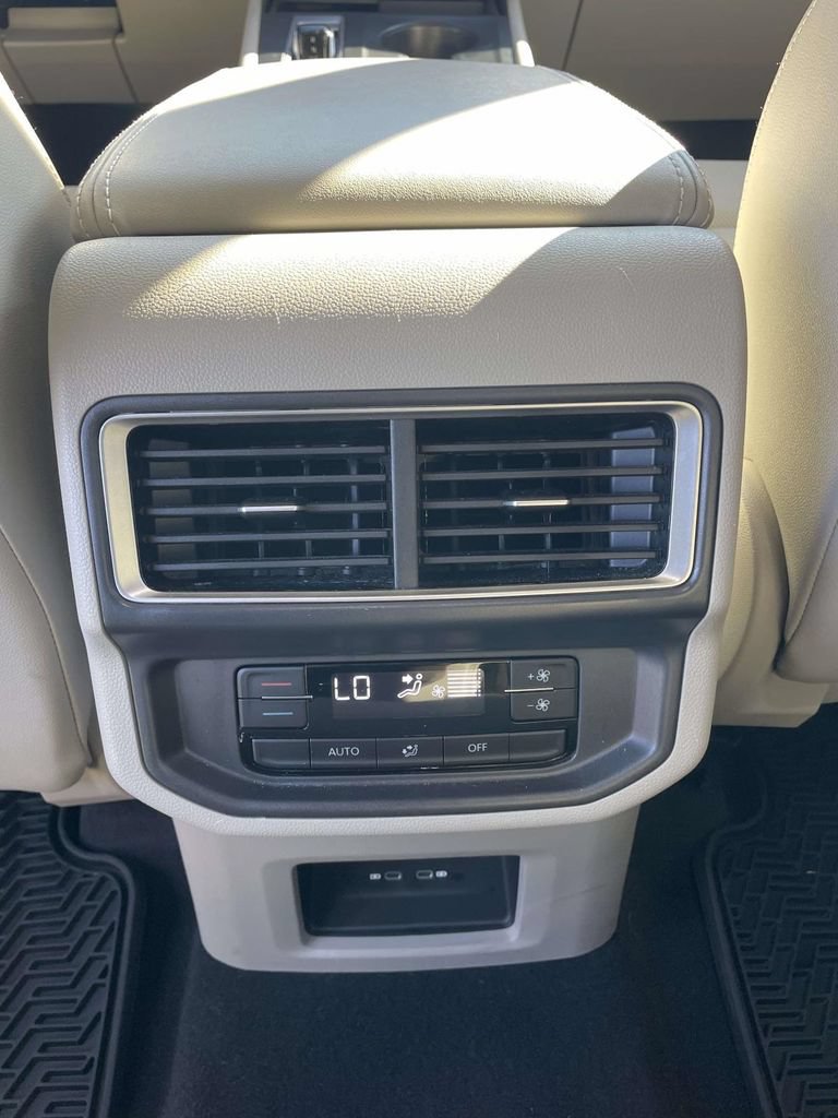 Certified 2024 Volkswagen Atlas SE FWD image 15