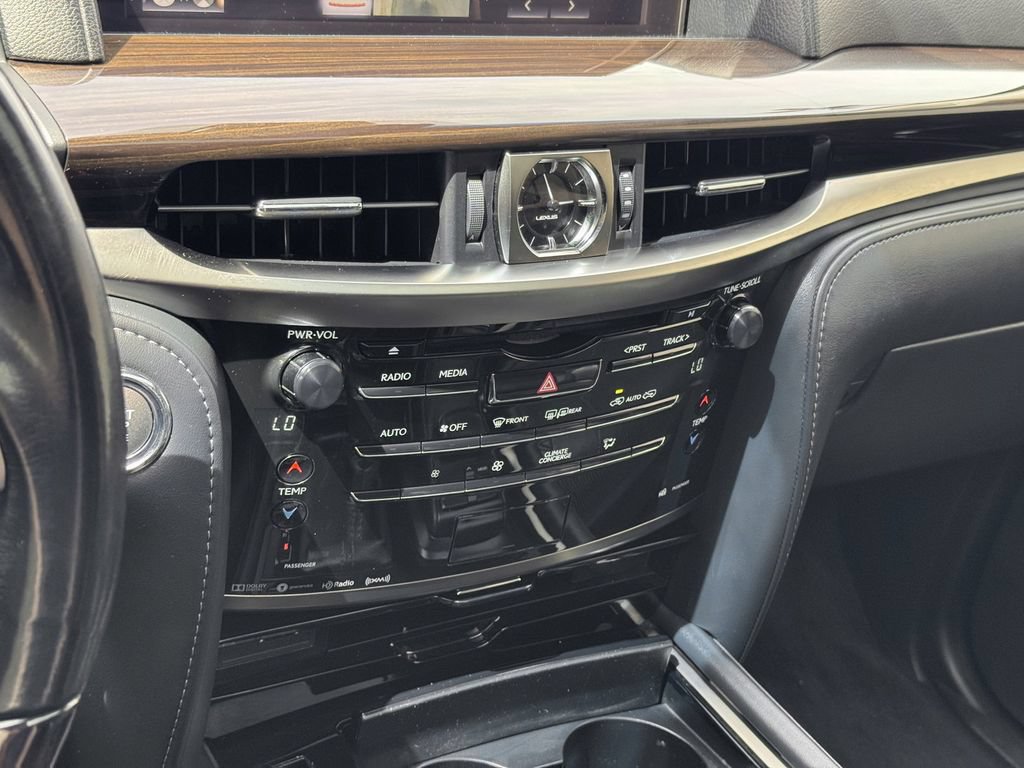 Used 2018 Lexus LX 570 4WD image 24