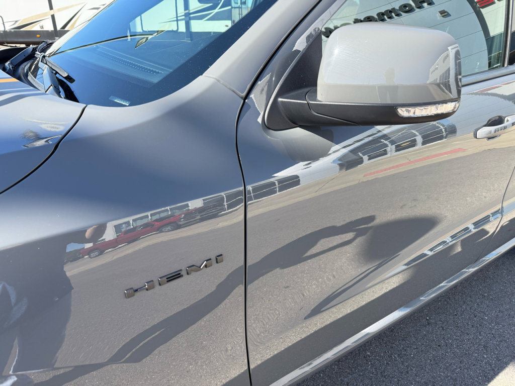 Used 2022 Dodge Durango R/T w/ Quick Order Package 22F image 11