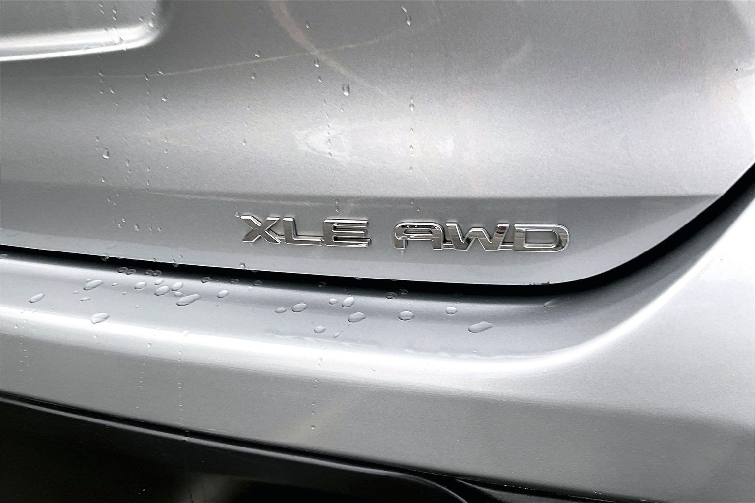 Used 2022 Toyota Highlander XLE AWD/4WD image 8