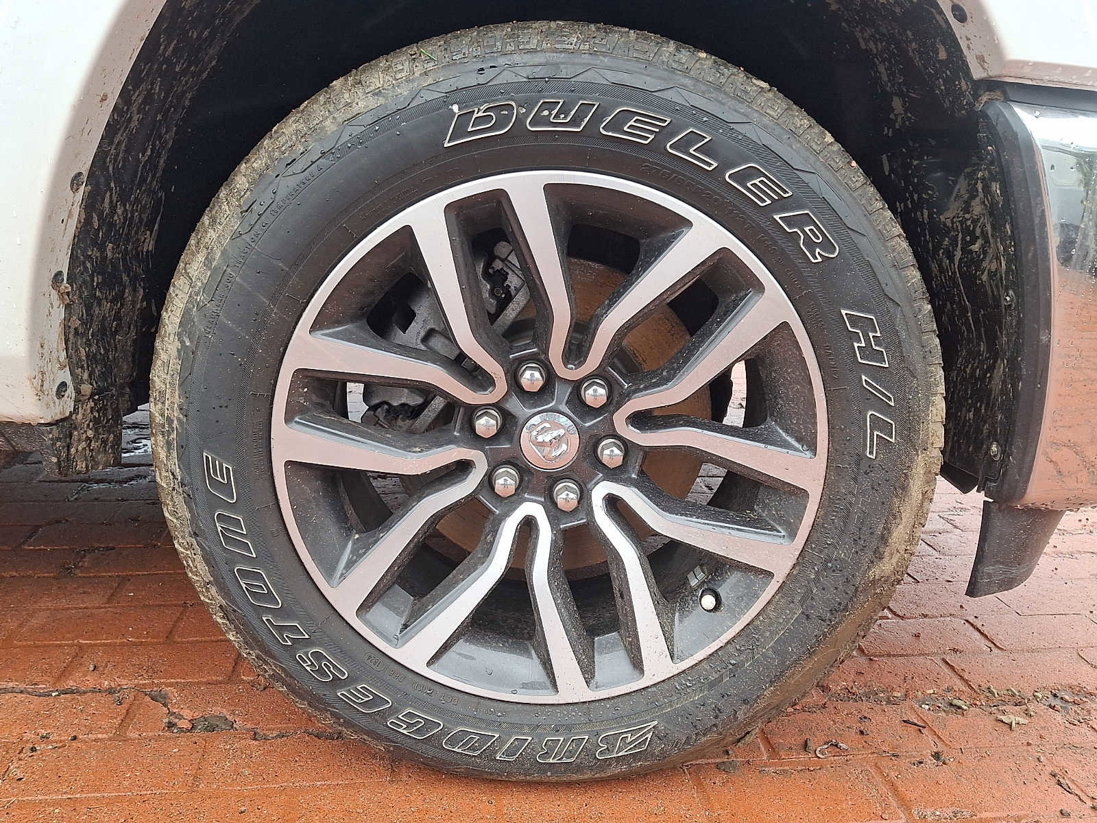 Used 2025 RAM 1500 Limited image 8