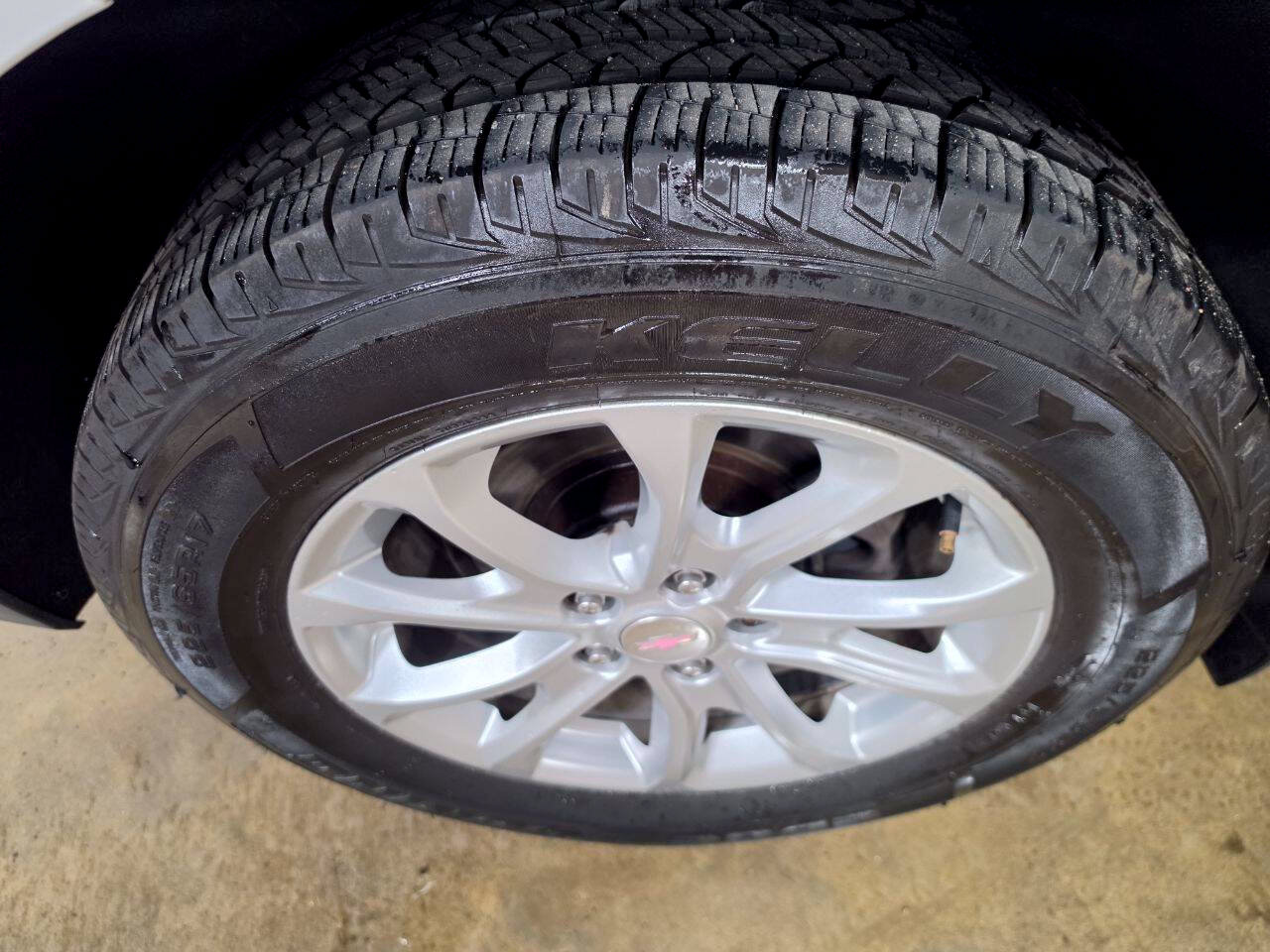 Used 2020 Chevrolet Equinox LT AWD/4WD image 13