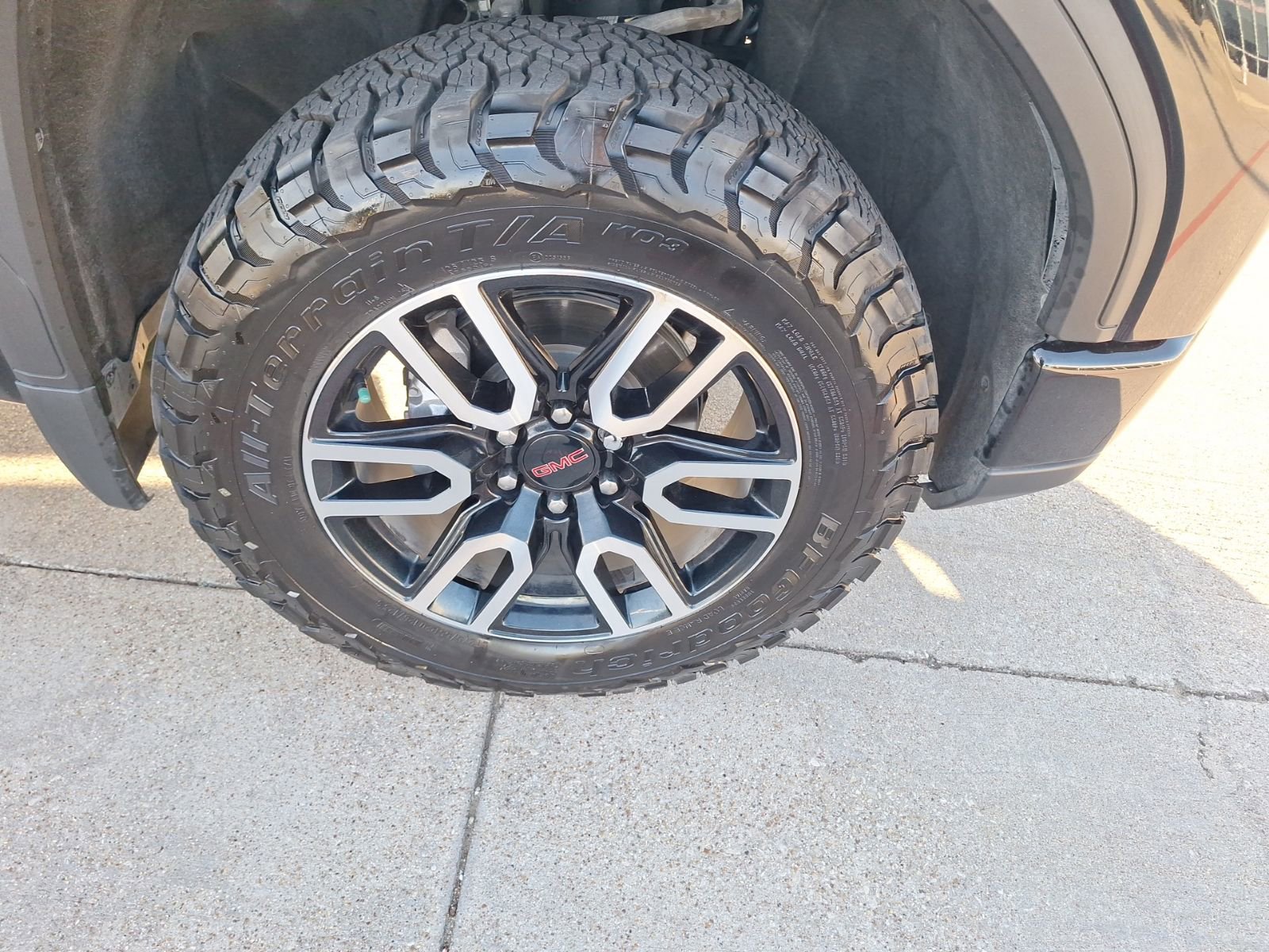 Used 2023 GMC Sierra 1500 AT4 w/ Technology Package image 11