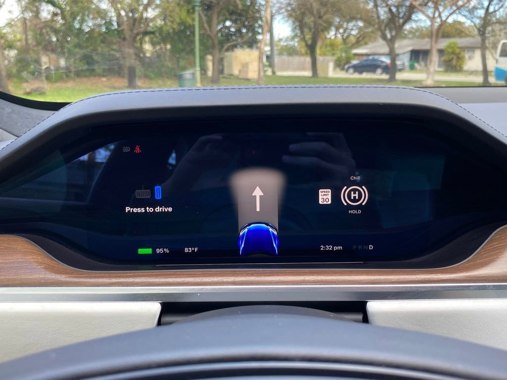 Used 2022 Tesla Model S image 32