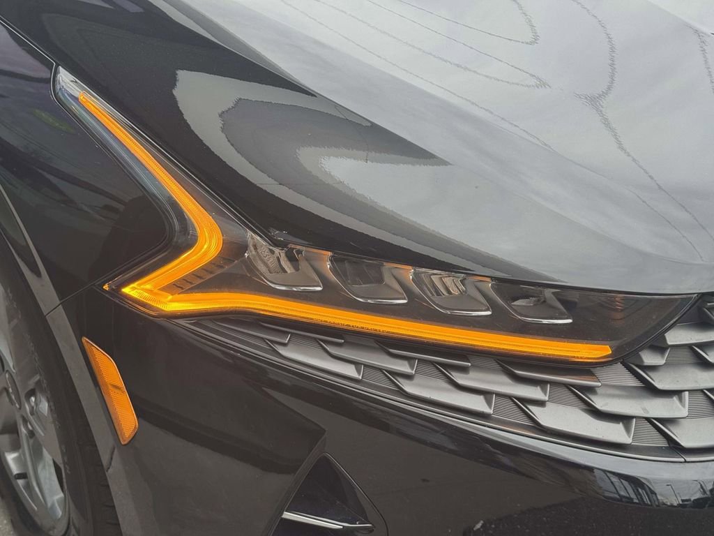 Used 2022 Kia K5 LXS FWD image 8