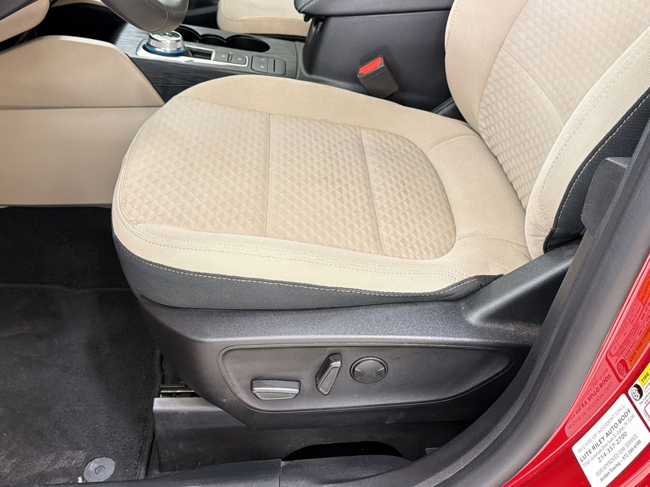 Certified 2022 Ford Escape SE w/ SE Sport Appearance Package FWD image 14
