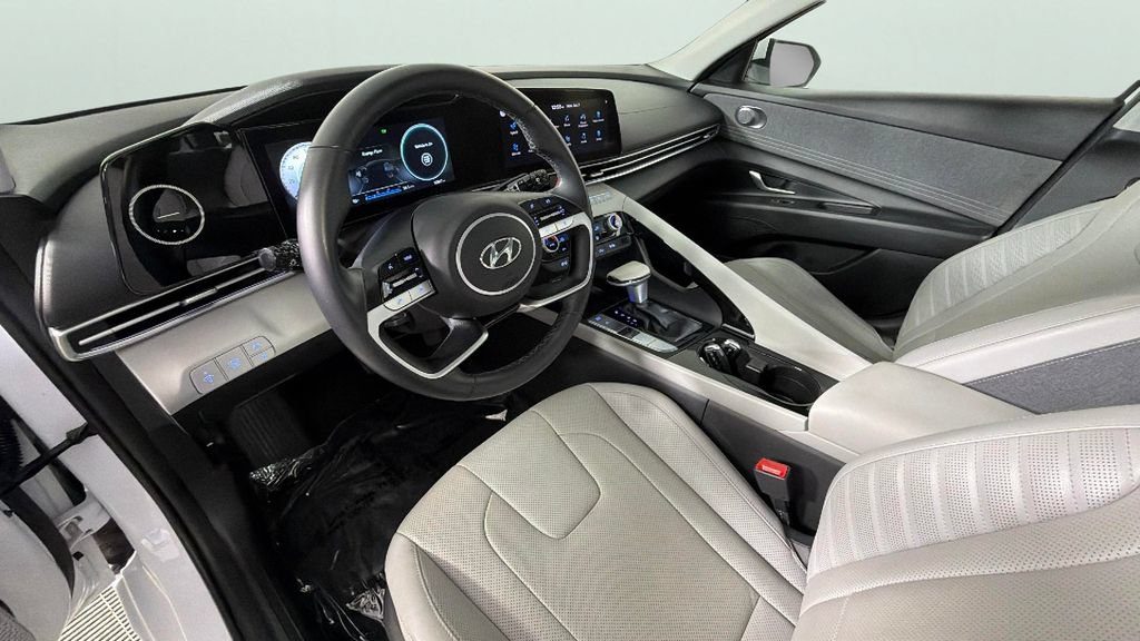 Used 2022 Hyundai Elantra Limited w/ Cargo Package FWD image 18