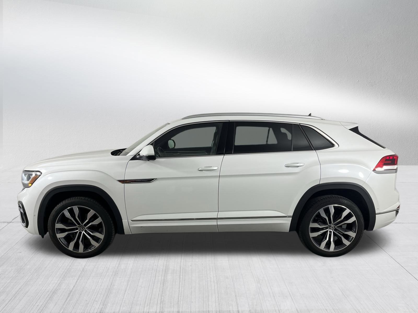 Used 2023 Volkswagen Atlas Cross Sport SEL Premium R-Line image 4