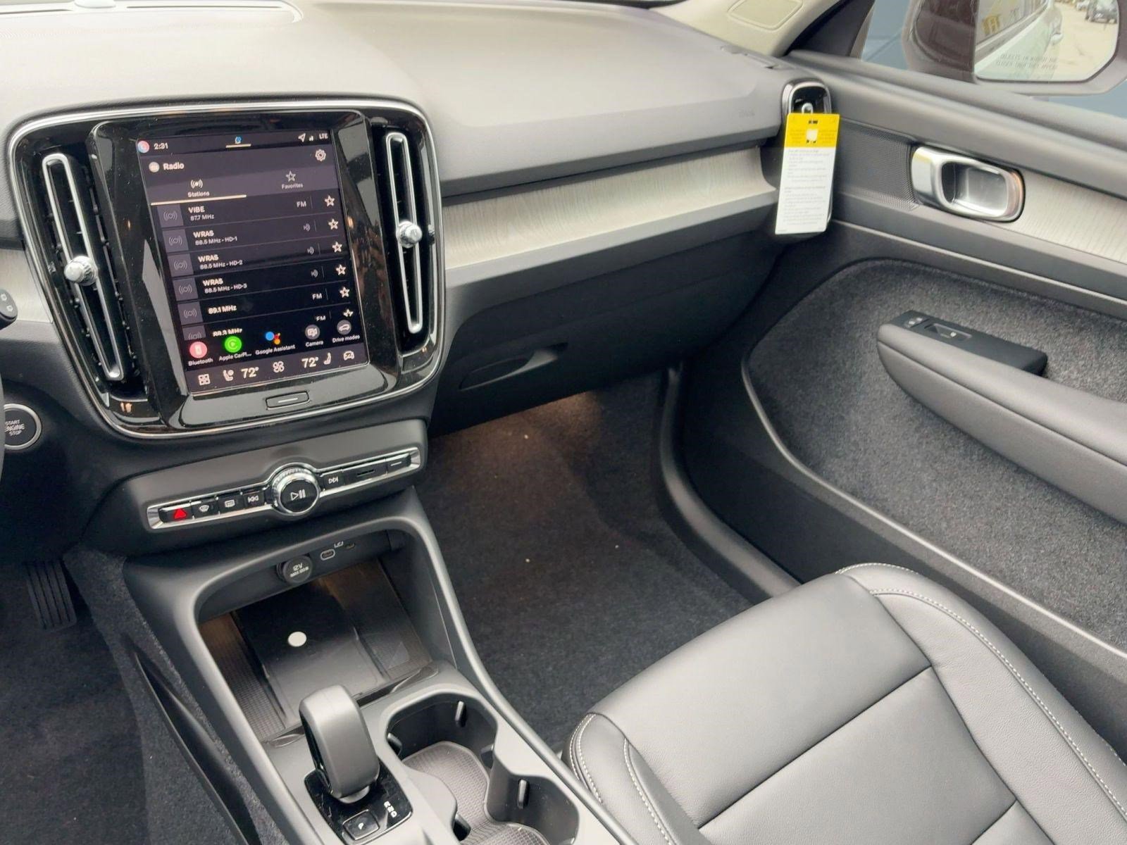 New 2026 Volvo XC40 B4 Core image 30