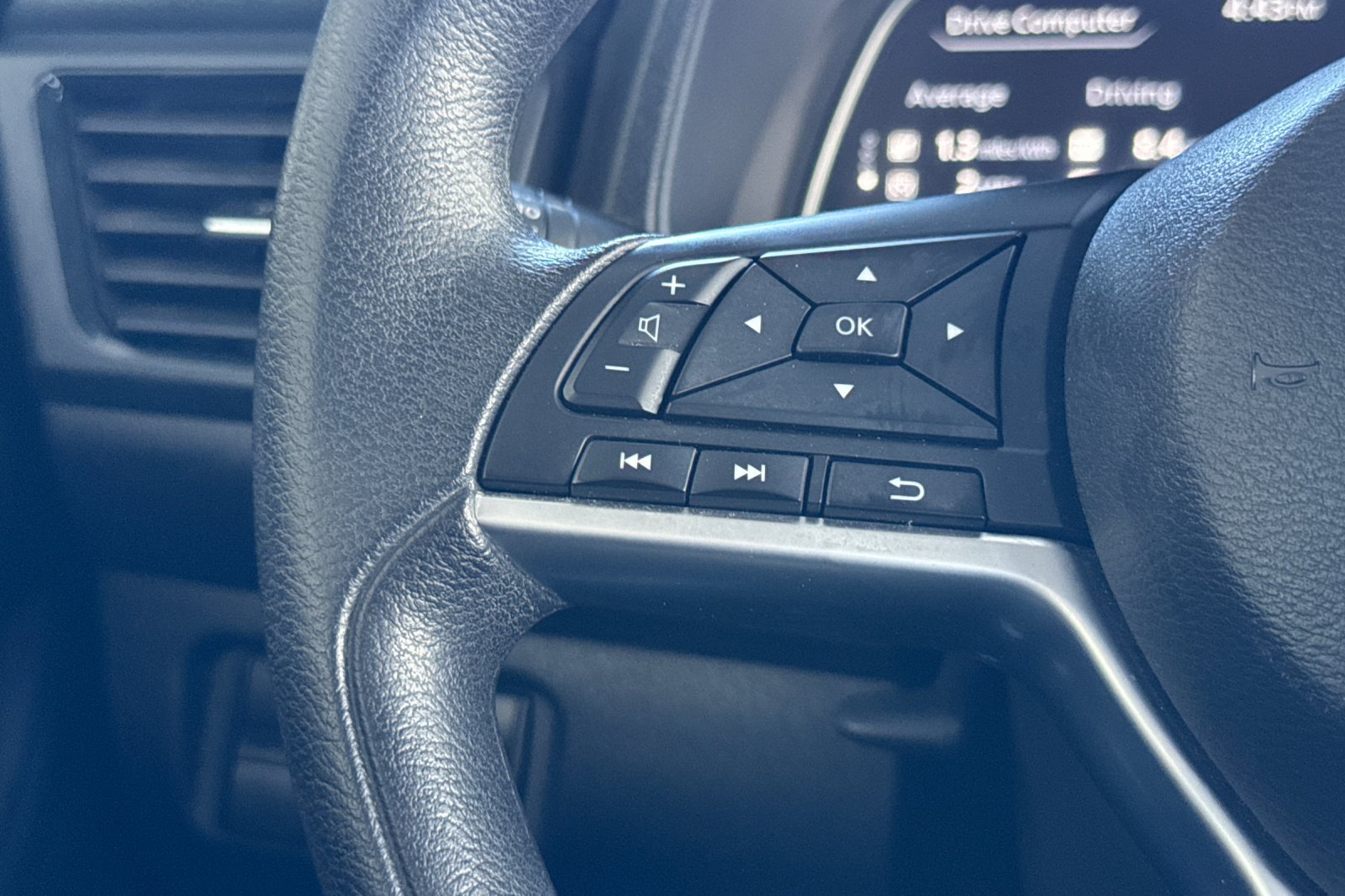 Certified 2025 Nissan Leaf S FWD image 37