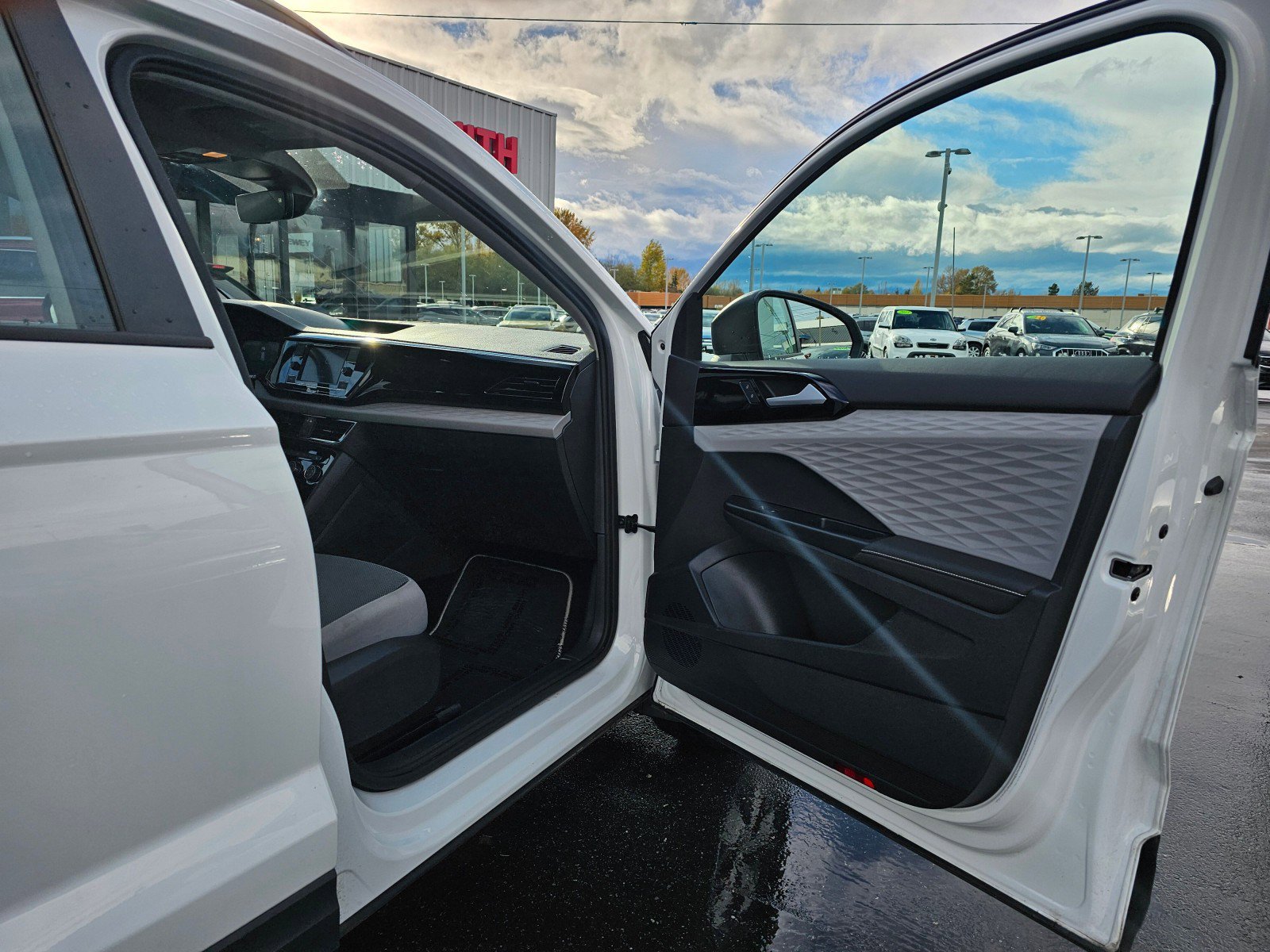 Used 2024 Volkswagen Taos S image 13