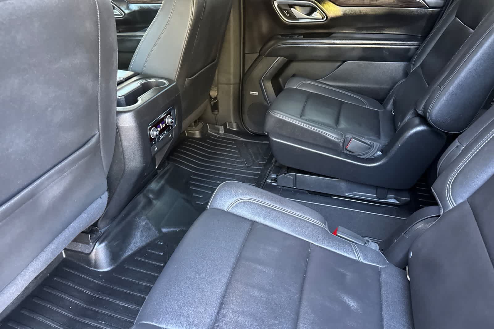 Used 2022 Chevrolet Suburban Z71 w/ Z71 Off-Road Package AWD/4WD image 4