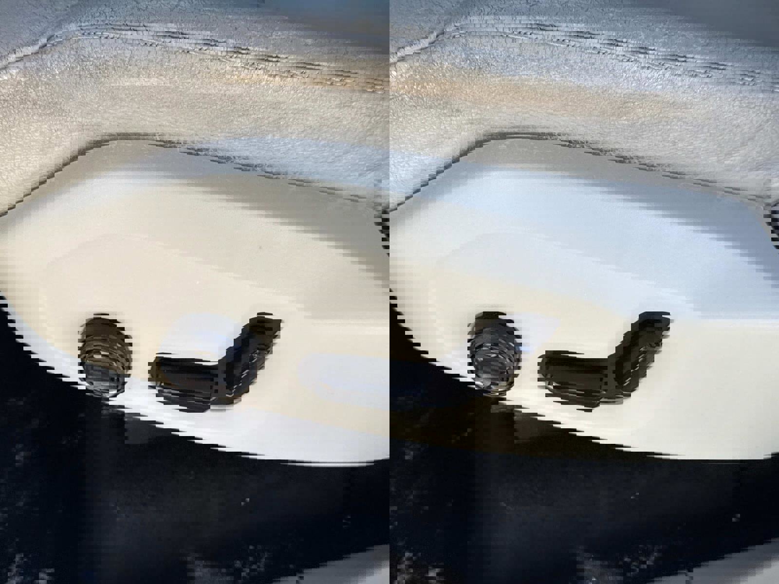 Used 2017 Volvo XC90 T6 Momentum w/ Vision Package image 17