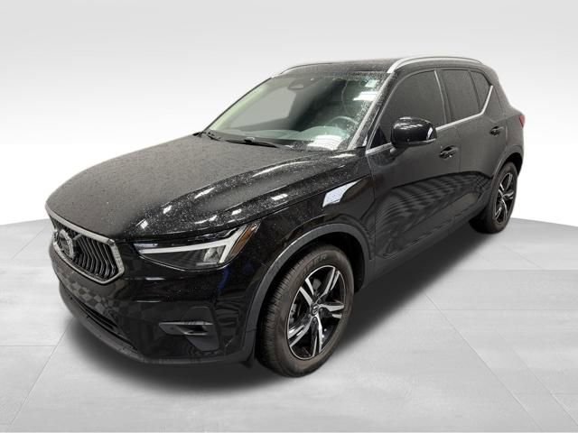 Used 2023 Volvo XC40 B5 Plus