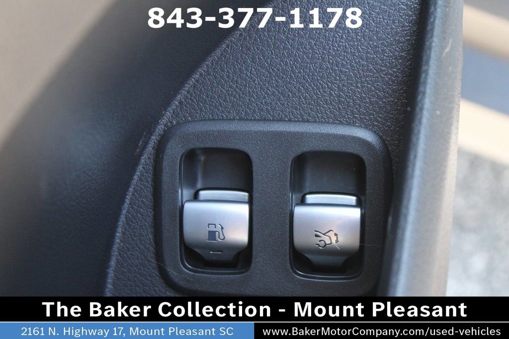 Used 2025 Mercedes-Benz GLC 350e image 24