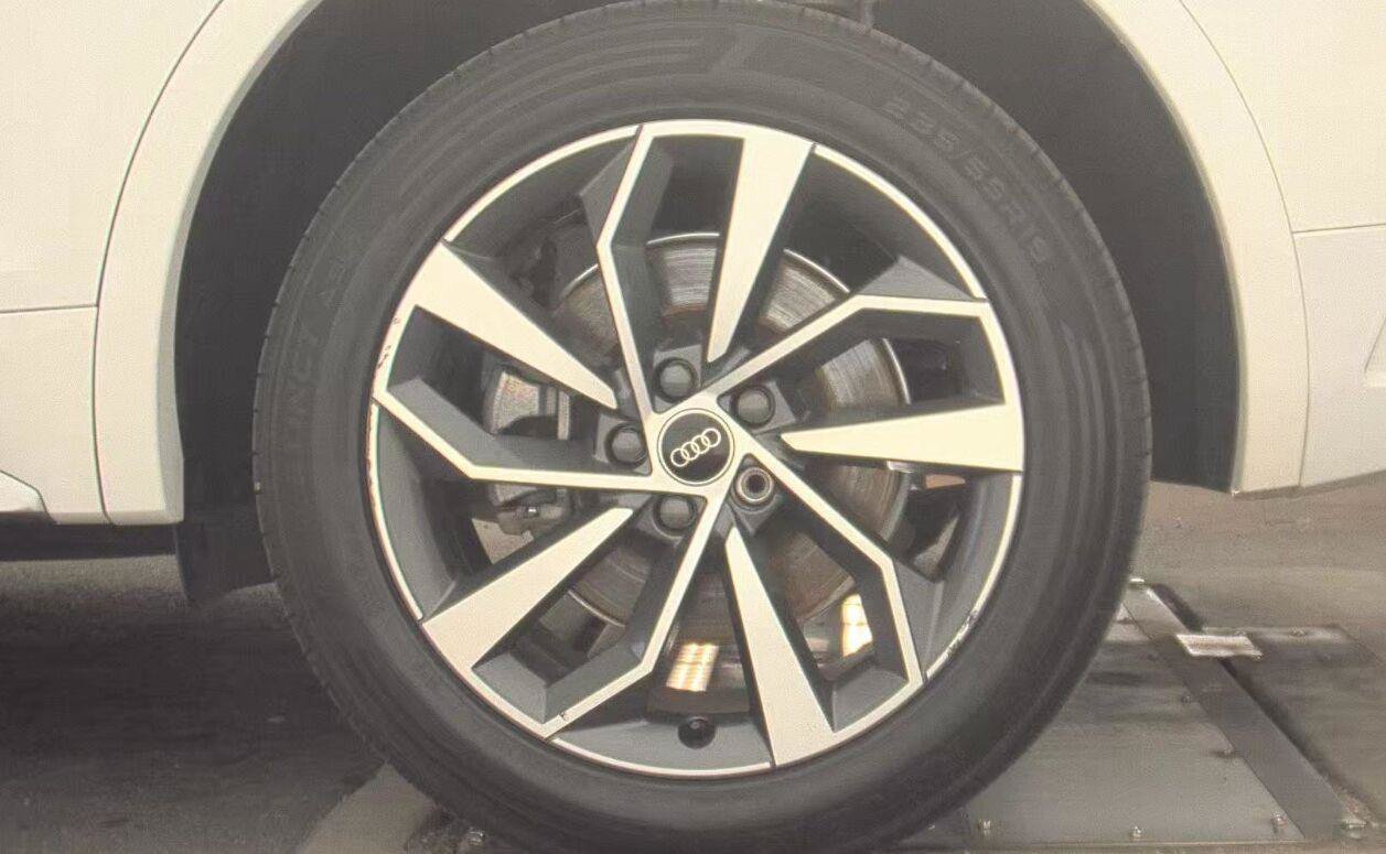 Used 2023 Audi Q5 2.0T Premium Plus AWD/4WD image 14