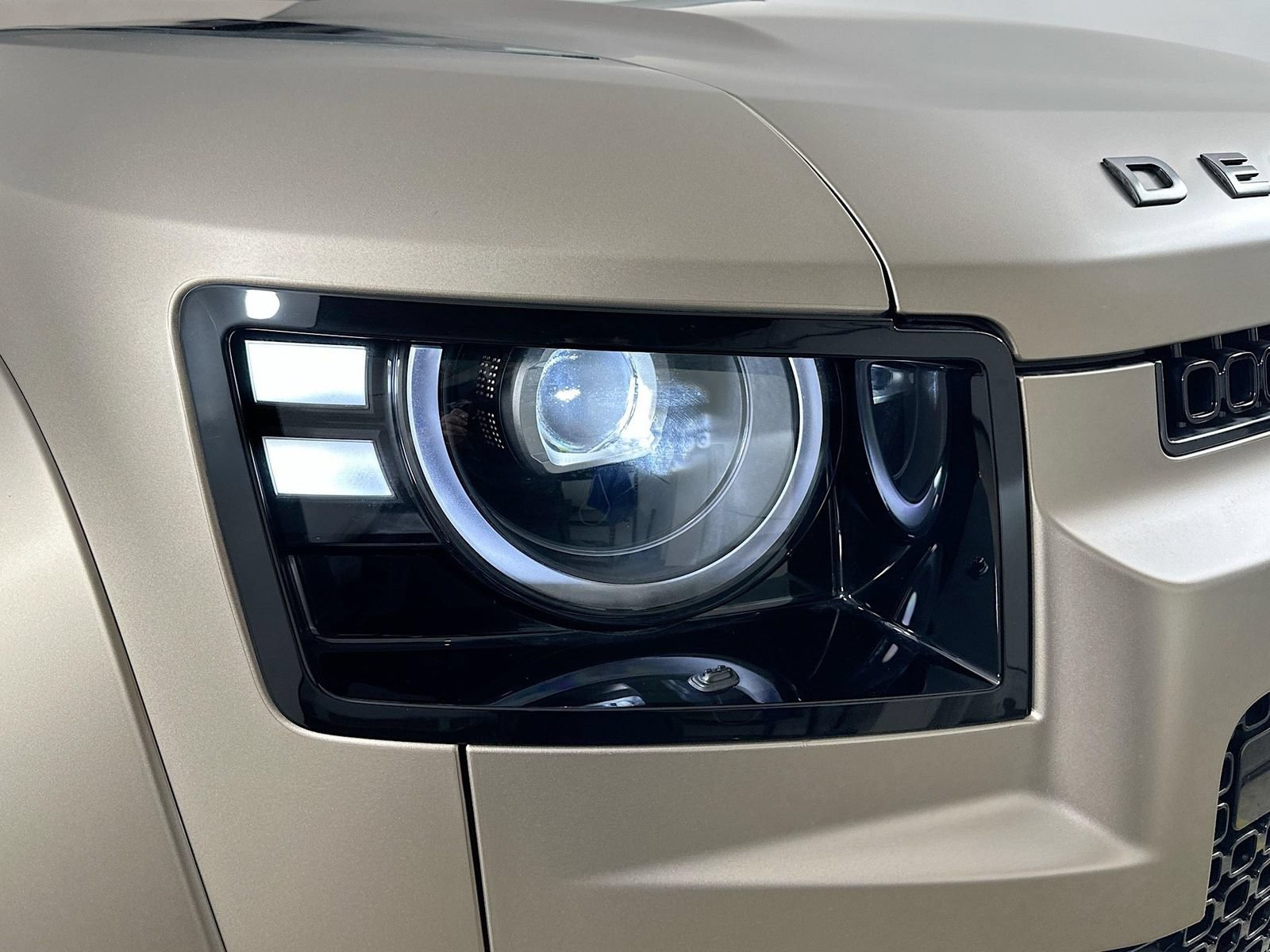 New 2026 Land Rover Defender 110 OCTA AWD/4WD image 10