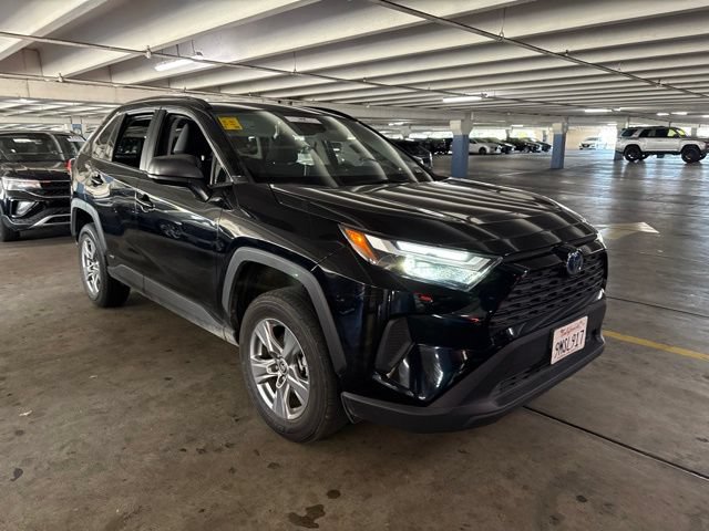 Used 2024 Toyota RAV4 LE AWD/4WD image 3