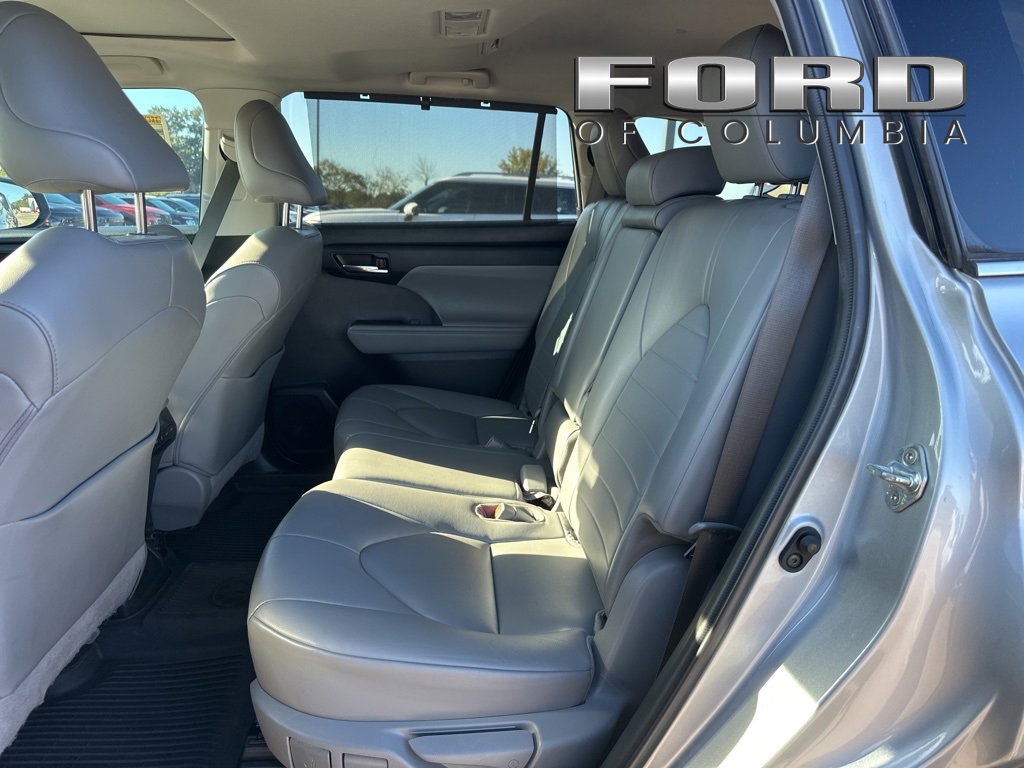 Used 2022 Toyota Highlander XLE image 11