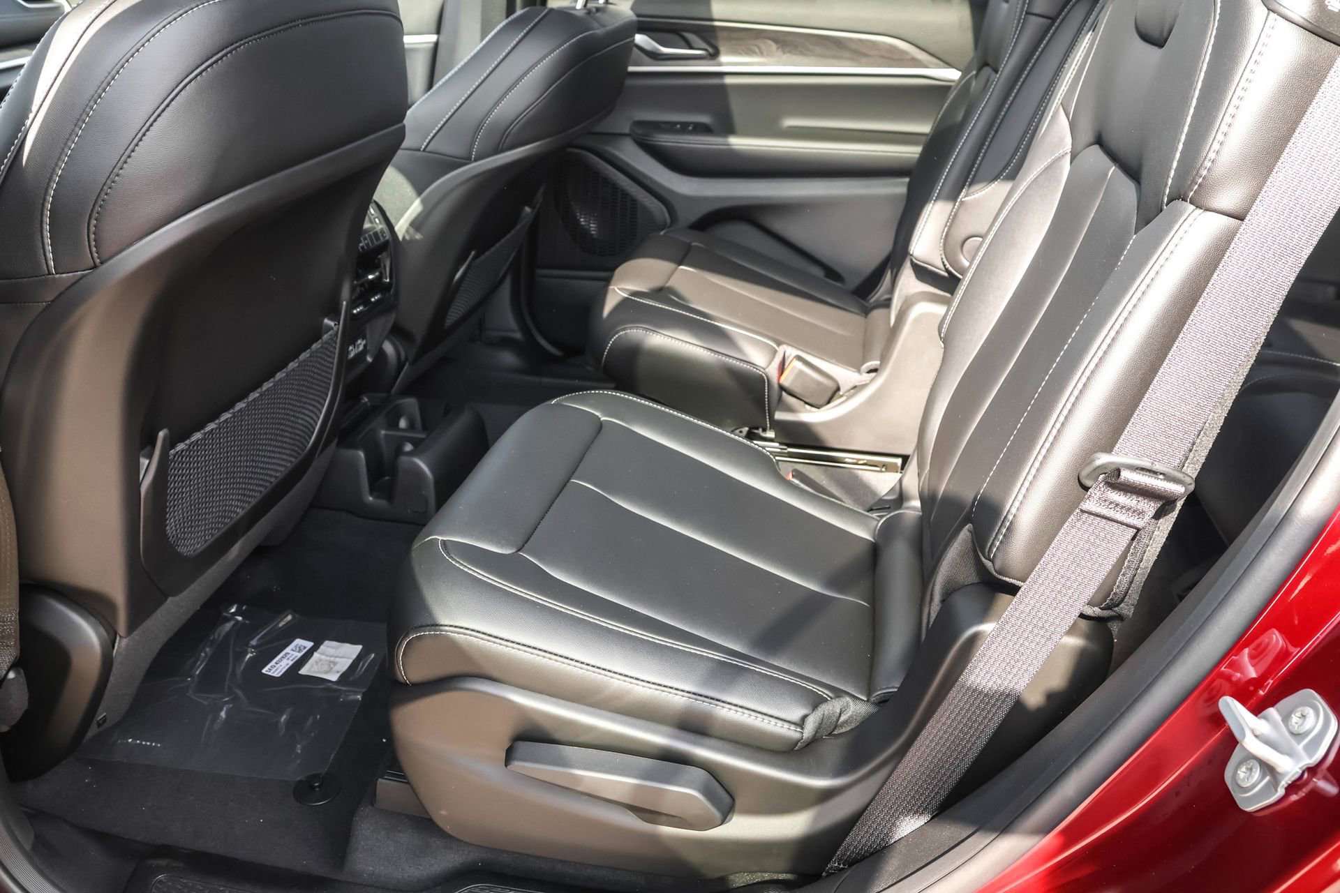 New 2025 Jeep Grand Cherokee L Limited w/ Black Appearance Package image 9