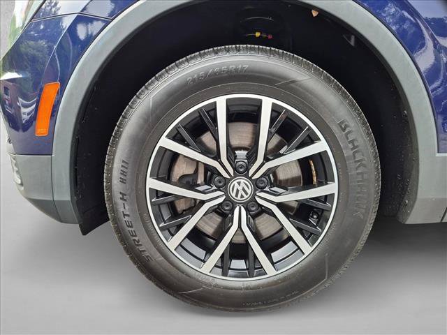 Used 2021 Volkswagen Tiguan SE w/ Panoramic Sunroof Package AWD/4WD image 24