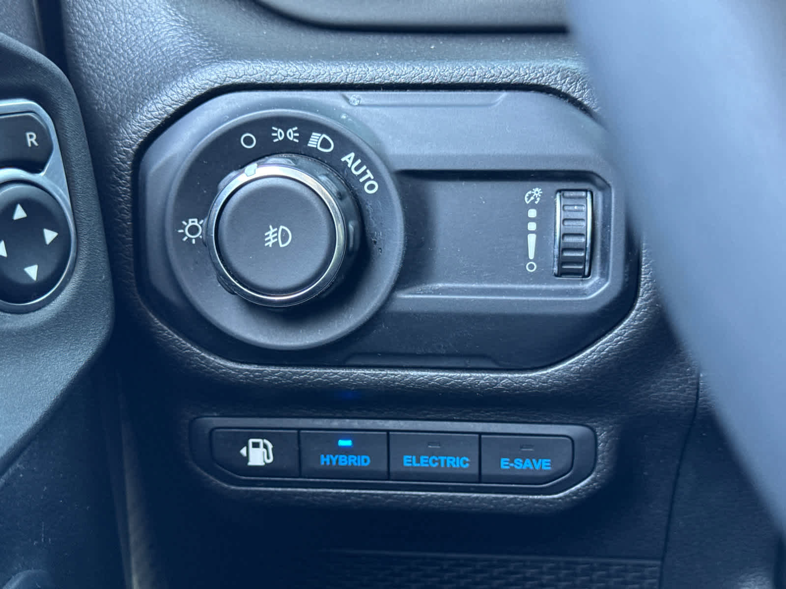 Used 2023 Jeep Wrangler Unlimited image 22