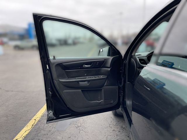 Used 2015 Chevrolet Traverse LT w/ Style and Technology Package image 21