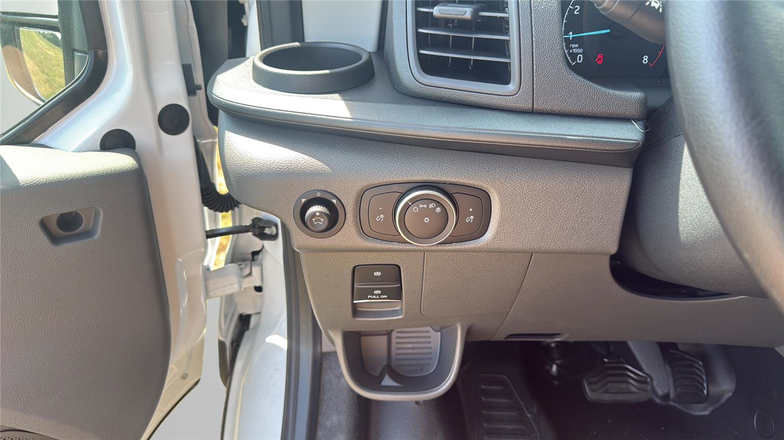 New 2025 Ford Transit 150 Low Roof RWD image 23