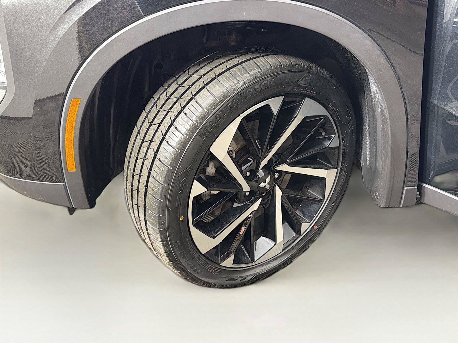 Used 2023 Mitsubishi Outlander SE AWD/4WD image 38