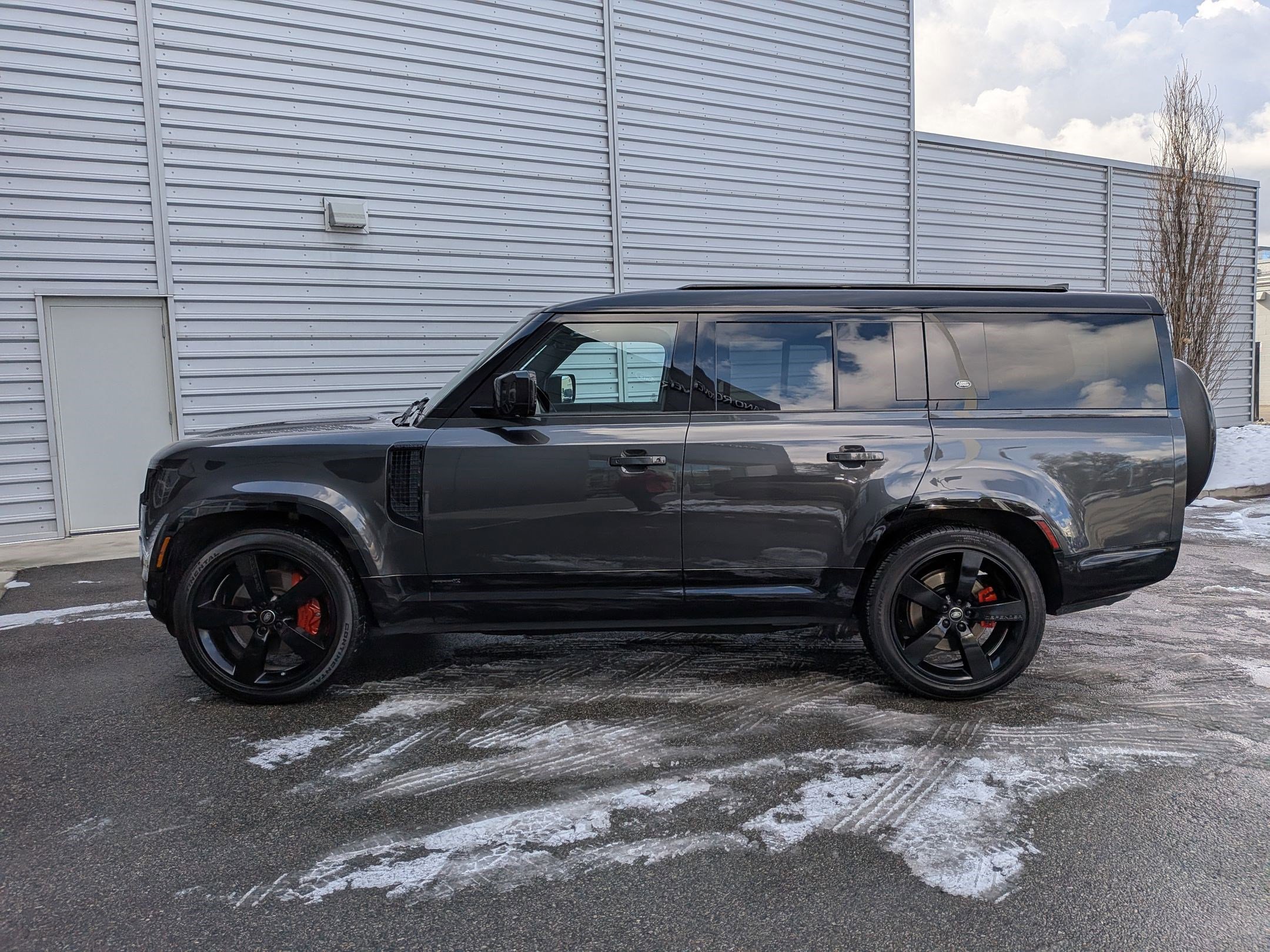 Used 2023 Land Rover Defender 130 X image 11