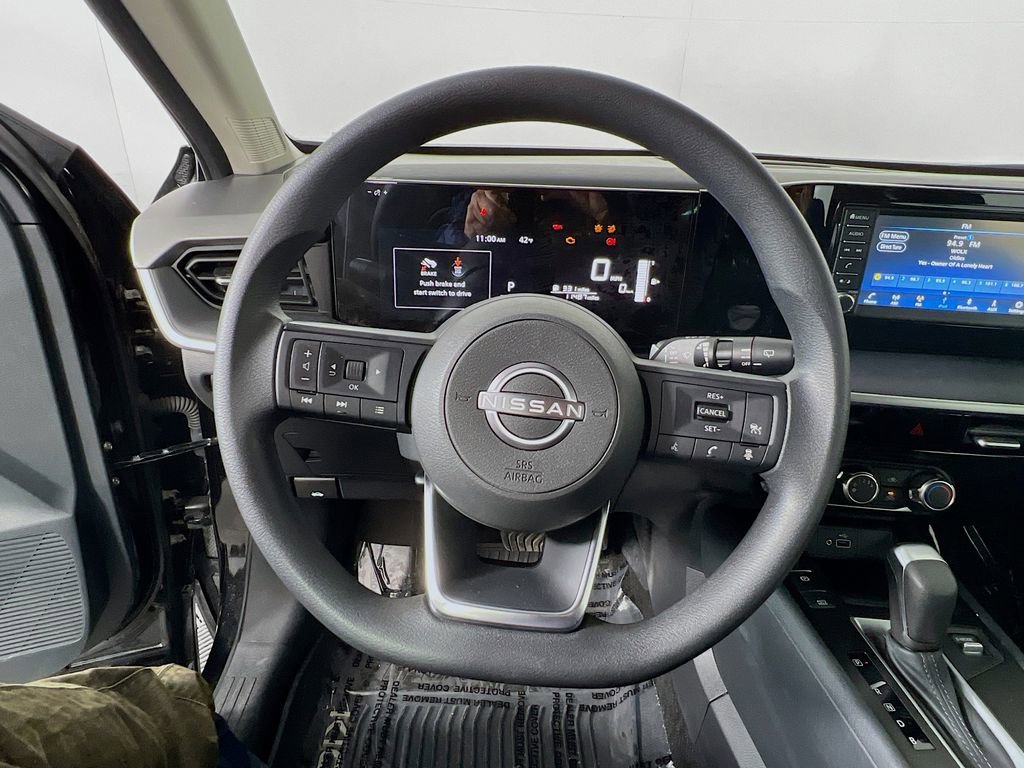 Used 2025 Nissan Kicks S image 9