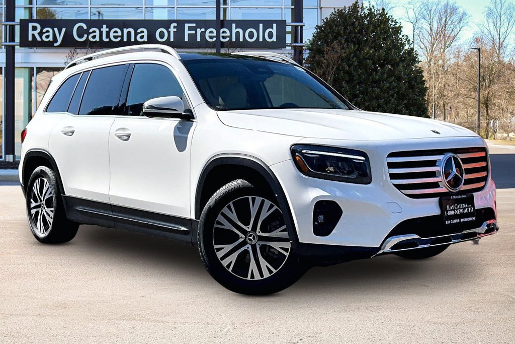 Used 2026 Mercedes-Benz GLB 250 4MATIC image 11