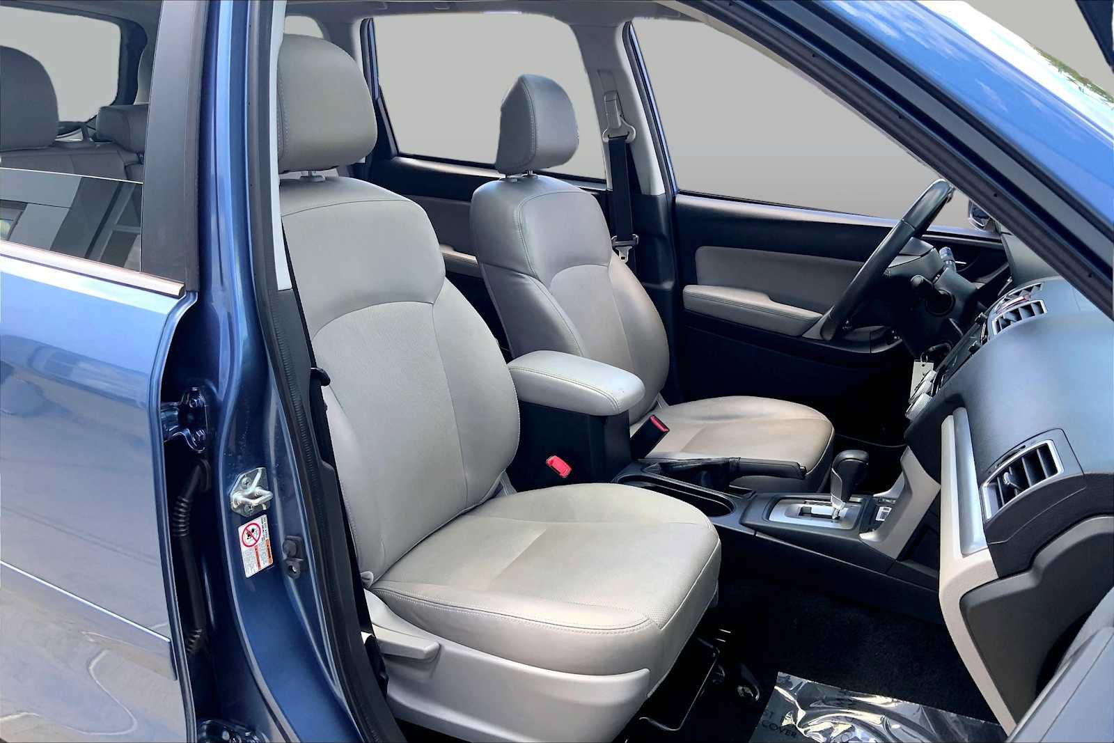 Used 2016 Subaru Forester 2.5i Limited AWD/4WD image 8