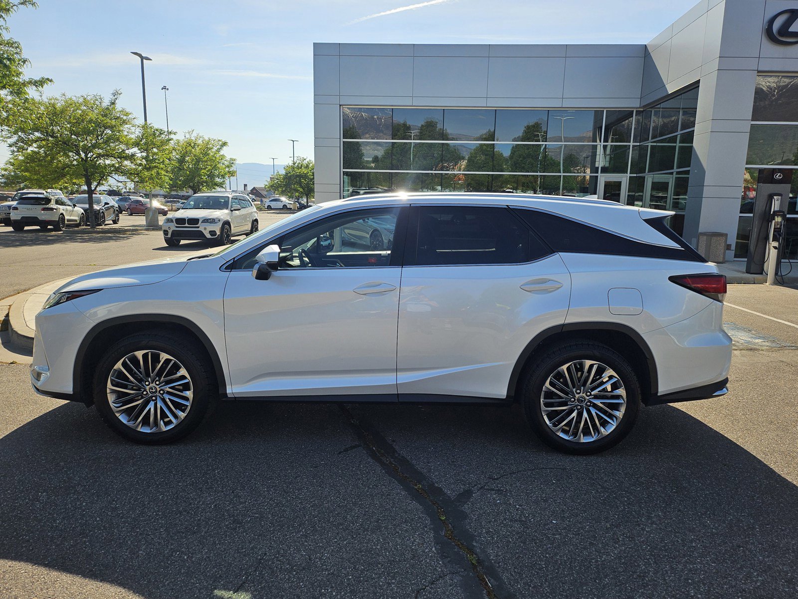 Used 2021 Lexus RX 350L Luxury w/ Cold Weather Package (CT) AWD/4WD image 9