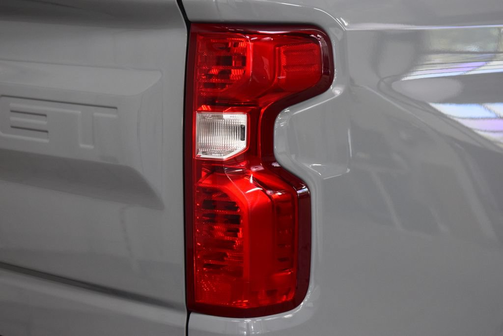 Used 2024 Chevrolet Silverado 1500 Custom w/ LPO, Dark Essentials Package AWD/4WD image 17