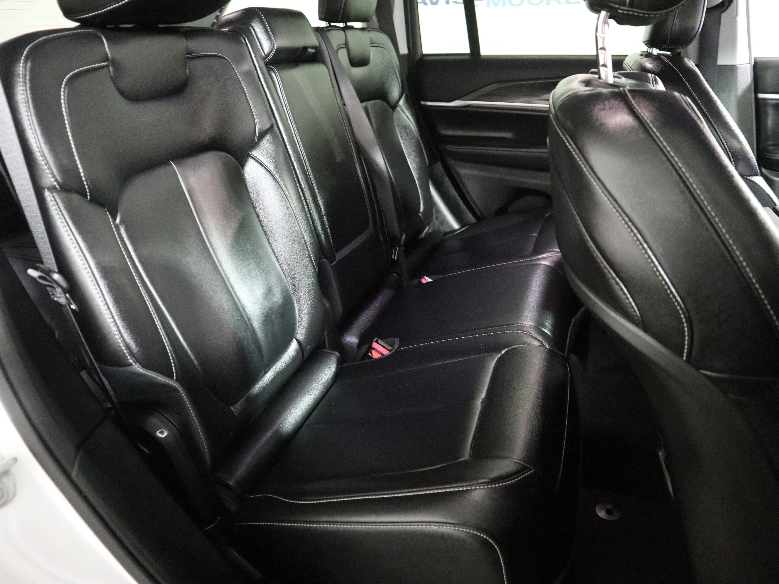Used 2023 Jeep Grand Cherokee Limited AWD/4WD image 22