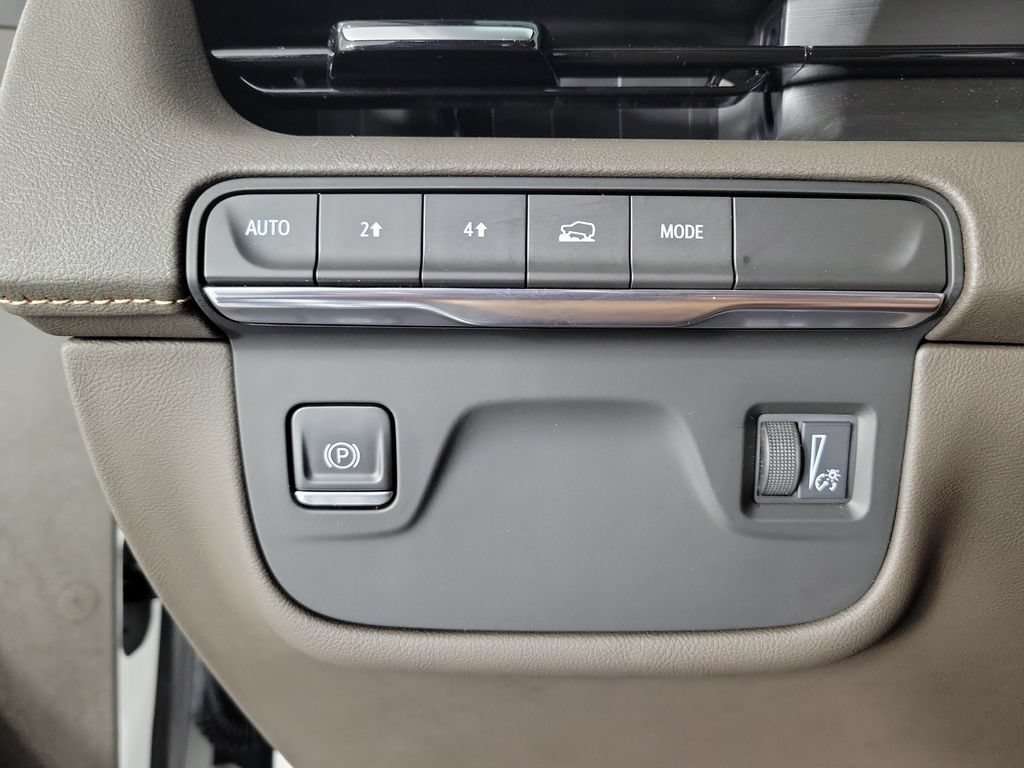 Certified 2023 Cadillac Escalade Premium Luxury w/ LPO, Radiant Package AWD/4WD image 32