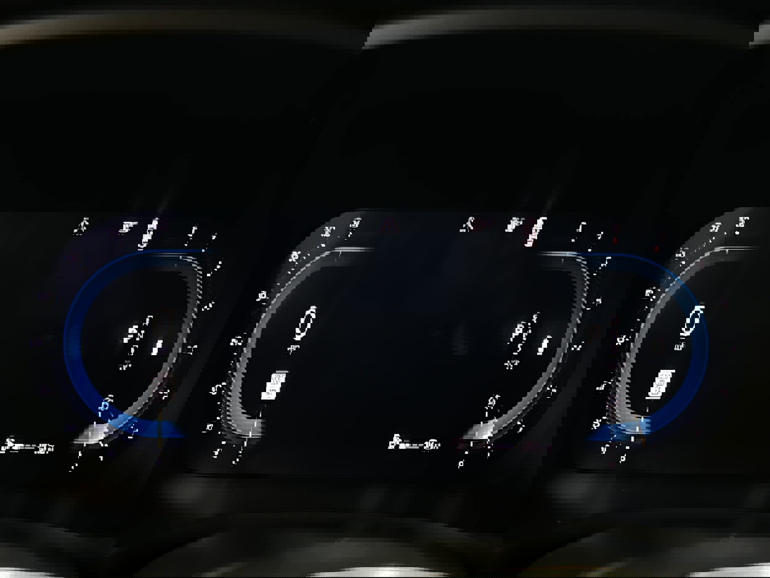 Used 2024 Volvo S60 B5 Plus image 12