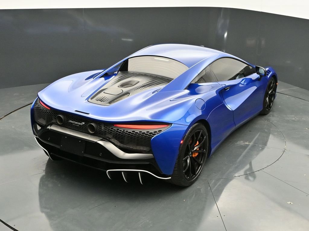 Used 2023 McLaren Artura image 21