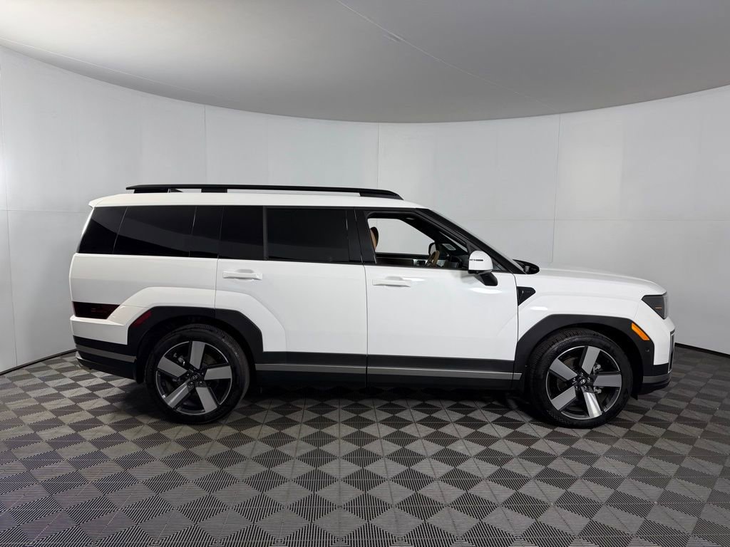 Used 2025 Hyundai Santa Fe Limited image 5
