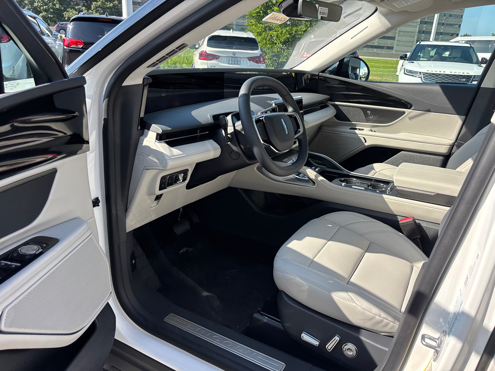 New 2026 Lincoln Nautilus Premier AWD/4WD image 25