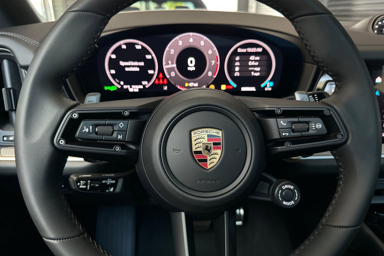 New 2025 Porsche Cayenne Coupe image 30