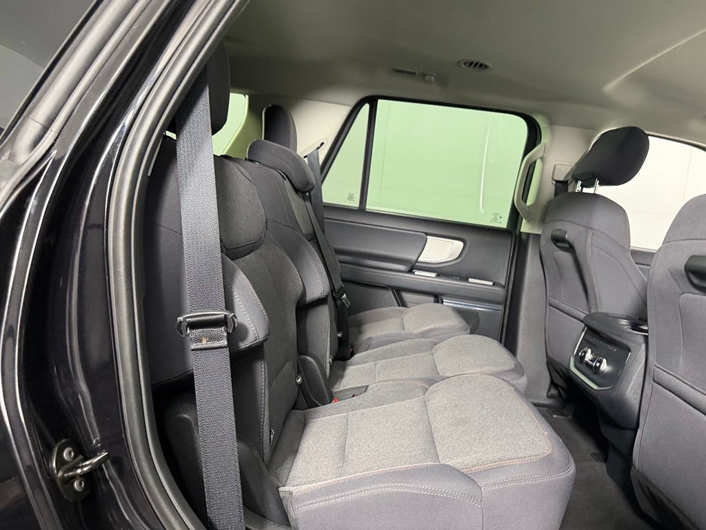 Used 2025 Ford Expedition Active AWD/4WD image 17