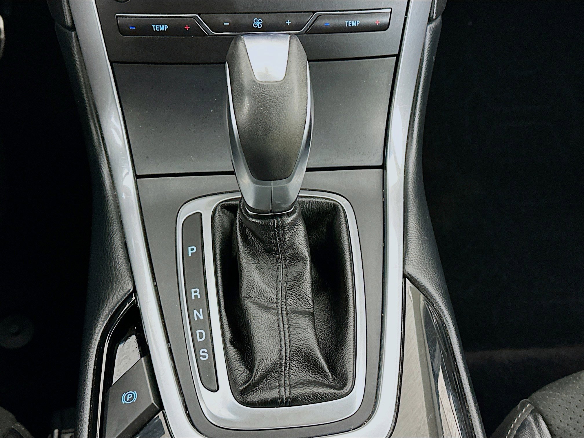 Used 2016 Ford Edge Sport w/ Technology Package image 23